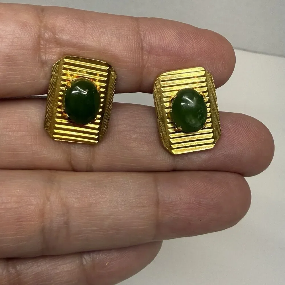 Vintage Gold Tone With Jade Stone Cuff Links And Matching Tie Tack